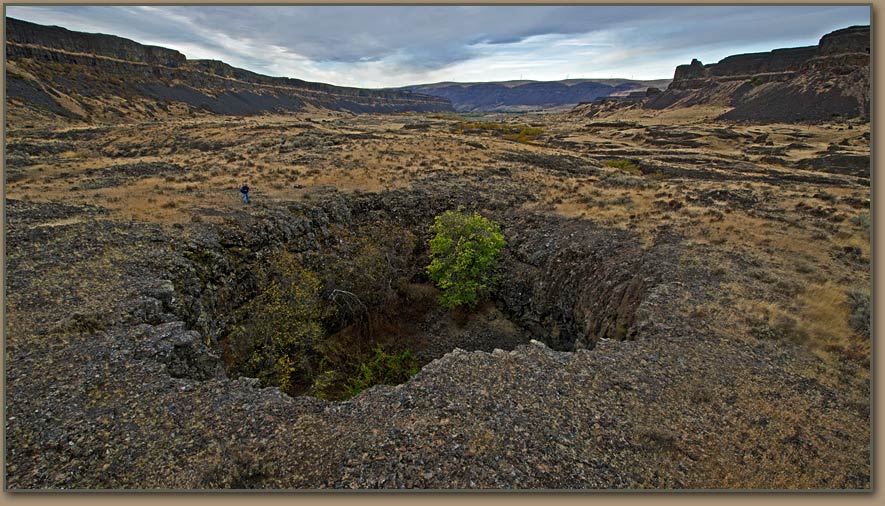 Grand Coulee pothole near Deep Lake at Dry Falls State Park mapped by J Harlen Bretz.
