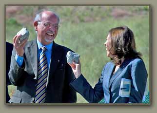 Ice Age Floods National Geologic Trail press conference. Doc Hastings and Maria Cantwell.