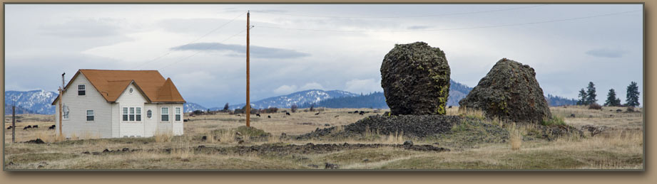 Ice Age basalt boulders left by the Okanogan Lobe of the Cordilleran Ice Sheet.